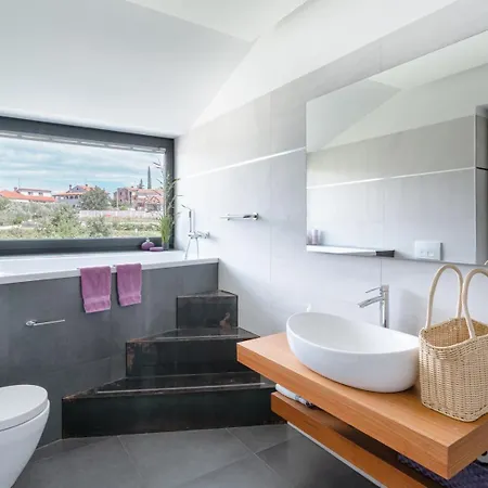 Aria In Istria For 12 People - Pet Friendly With Wellness & Sea View * Višnjan