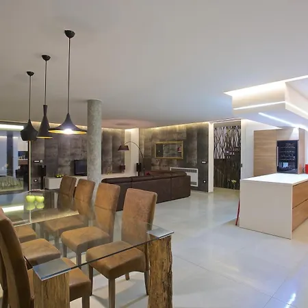 Aria In Istria For 12 People - Pet Friendly With Wellness & Sea View